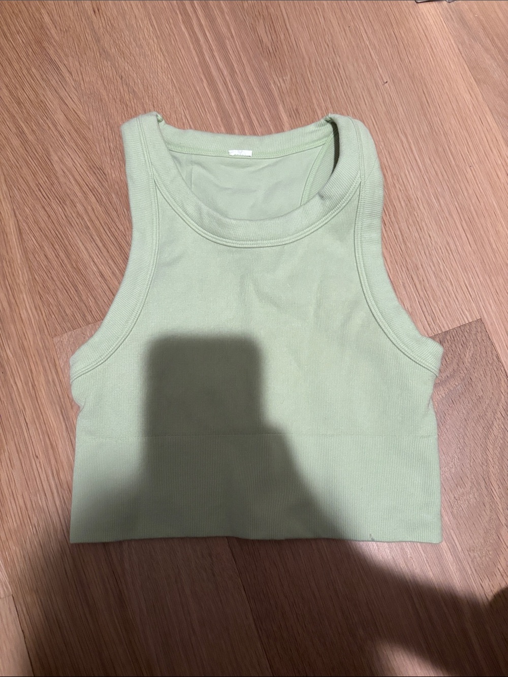 Alo Women’s Sage Green Ribbed Crop Tank Top